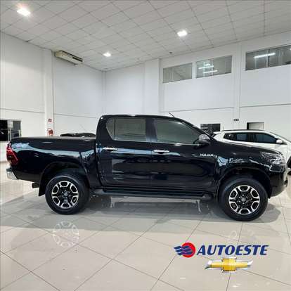 TOYOTA-HILUX-2022