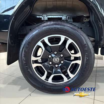 TOYOTA-HILUX-2022