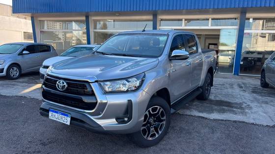TOYOTA HILUX 2.8 D-4D TURBO DIESEL CD SRX 4X4 AUTOMÁTICO