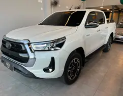 TOYOTA HILUX 2.8 D-4D TURBO DIESEL CD SRX 4X4 AUTOMÁTICO TOYOTA HILUX 2.8 D-4D TURBO DIESEL CD SRX 4X4 AUTOMÁTICO