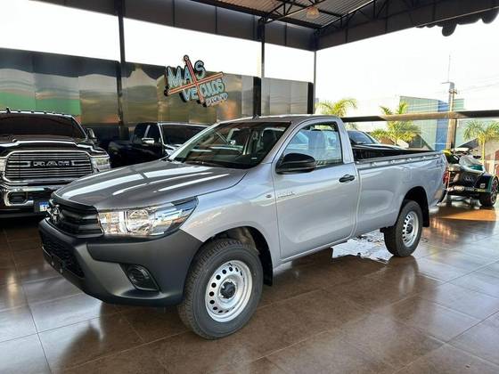 TOYOTA HILUX 2.8 D-4D TURBO DIESEL CS 4X4 MANUAL