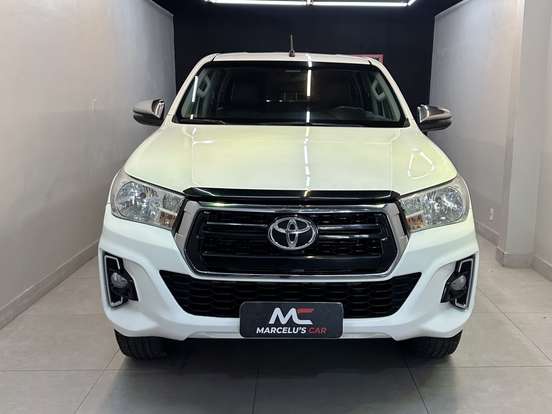 TOYOTA-HILUX-2020