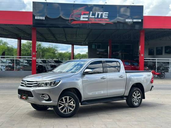 TOYOTA HILUX 2.8 SRX 4X4 CD 16V DIESEL 4P AUTOMÁTICO
