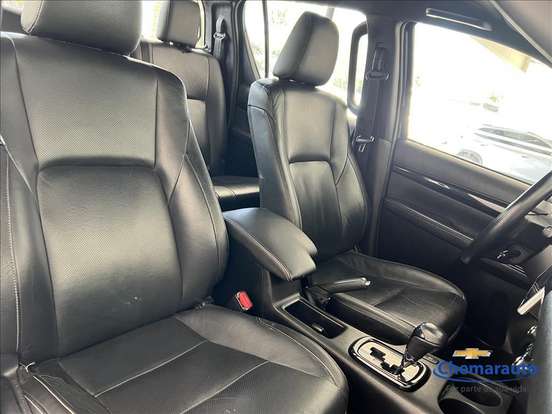 TOYOTA-HILUX-2019