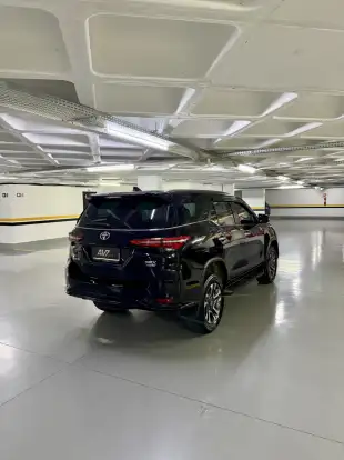 TOYOTA-HILUX SW4-2024