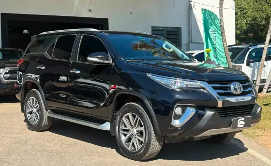 TOYOTA HILUX SW4 2.8 SRX 4X4 16V TURBO INTERCOOLER DIESEL 4P AUTOMÁTICO TOYOTA HILUX SW4 2.8 SRX 4X4 16V TURBO INTERCOOLER DIESEL 4P AUTOMÁTICO