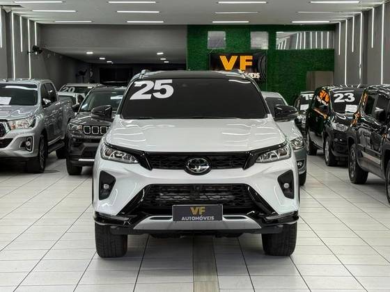 TOYOTA HILUX SW4 2.8 D-4D TURBO DIESEL DIAMOND 7L 4X4 AUTOMÁTICO