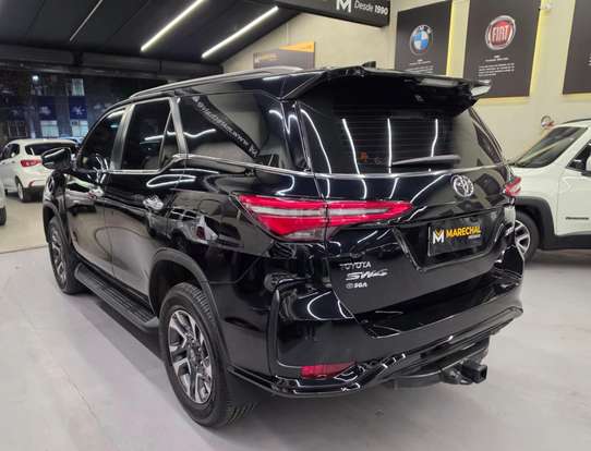 TOYOTA-HILUX SW4-2022