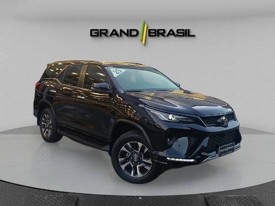 TOYOTA HILUX SW4 2.8 D-4D TURBO DIESEL SRX PLATINUM 4X4 AUTOMÁTICO