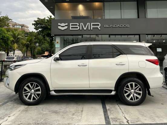 TOYOTA-HILUX SW4-2020