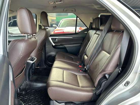 TOYOTA-HILUX SW4-2020