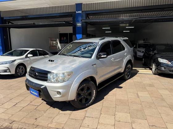 TOYOTA HILUX SW4 3.0 SRV 4X4 16V TURBO INTERCOOLER DIESEL 4P AUTOMÁTICO