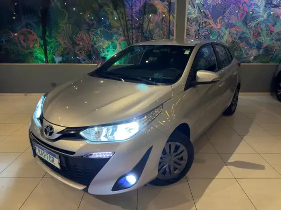 TOYOTA YARIS 1.3 16V FLEX XL LIVE MULTIDRIVE TOYOTA YARIS 1.3 16V FLEX XL LIVE MULTIDRIVE