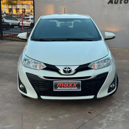 TOYOTA-YARIS-2019