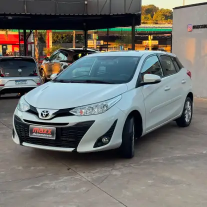 TOYOTA-YARIS-2019