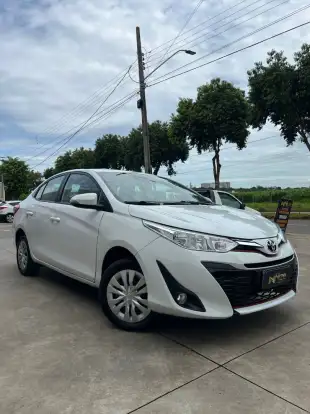 TOYOTA-YARIS-2021