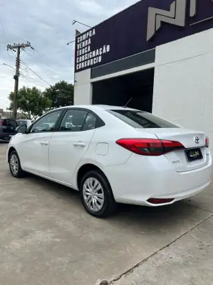 TOYOTA-YARIS-2021