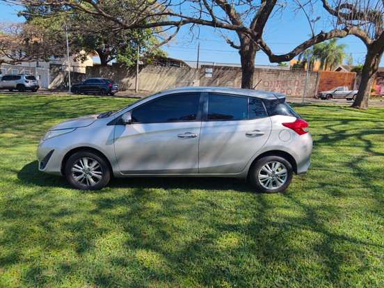 TOYOTA-YARIS-2019