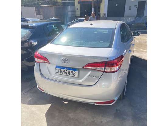 TOYOTA-YARIS-2024