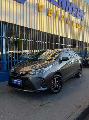 TOYOTA-YARIS-2022