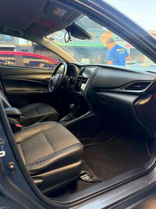 TOYOTA-YARIS-2022
