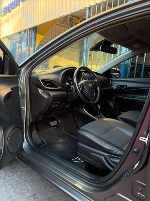 TOYOTA-YARIS-2022