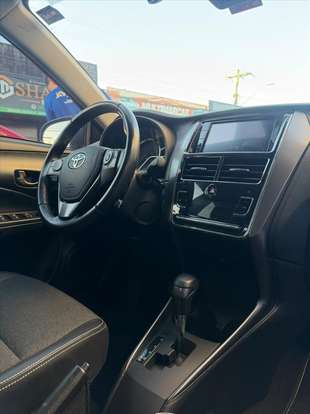 TOYOTA-YARIS-2022