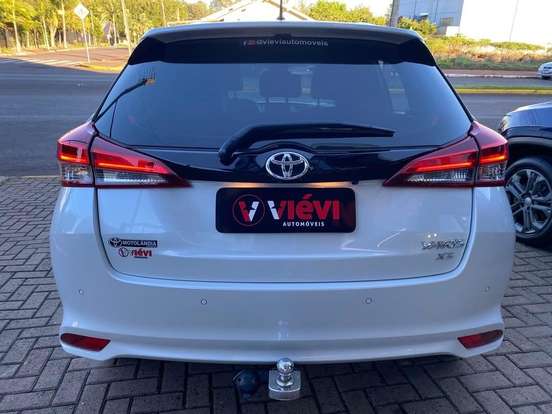 TOYOTA-YARIS-2022
