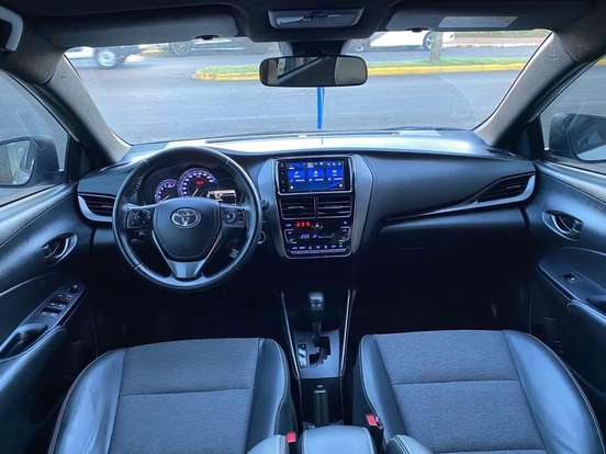 TOYOTA-YARIS-2022