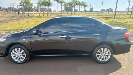 TOYOTA COROLLA 2.0 ALTIS 16V FLEX 4P AUTOMÁTICO