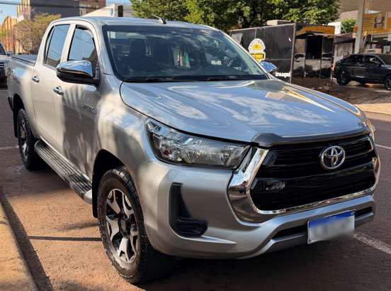TOYOTA-HILUX-2023