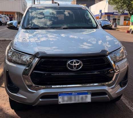 TOYOTA-HILUX-2023