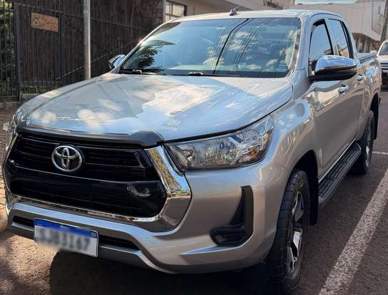TOYOTA-HILUX-2023