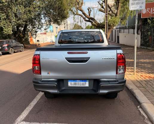 TOYOTA-HILUX-2023