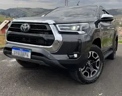 TOYOTA HILUX 2.8 D-4D TURBO DIESEL CD SRX LIMITED 4X4 AUTOMÁTICO TOYOTA HILUX 2.8 D-4D TURBO DIESEL CD SRX LIMITED 4X4 AUTOMÁTICO