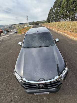 TOYOTA-HILUX-2023