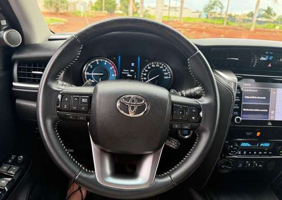 TOYOTA-HILUX SW4-2021