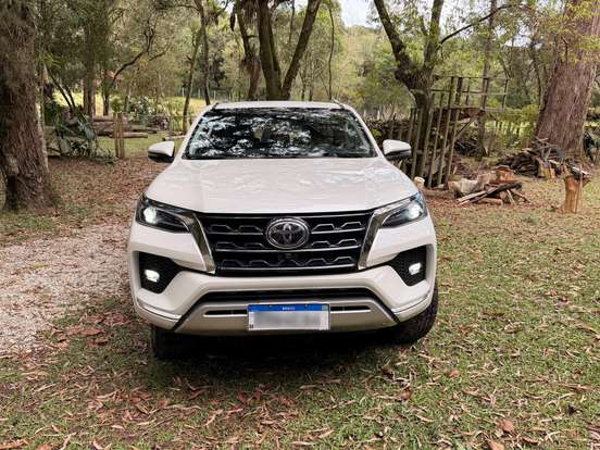 TOYOTA-HILUX SW4-2022