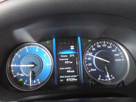 TOYOTA-HILUX SW4-2024