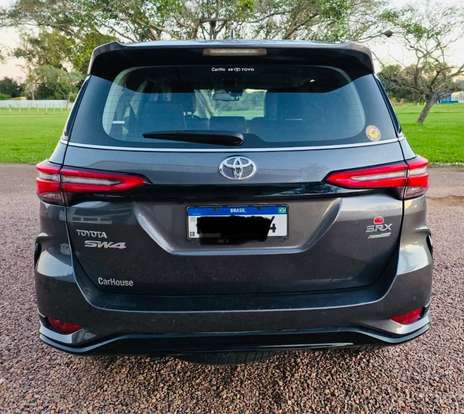 TOYOTA-HILUX SW4-2024
