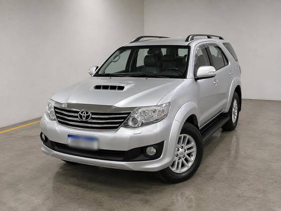 TOYOTA HILUX SW4 3.0 SRV 4X4 7 LUGARES 16V TURBO INTERCOOLER DIESEL 4P AUTOMÁTICO