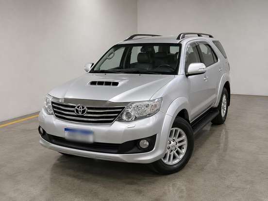 TOYOTA-HILUX SW4-2012