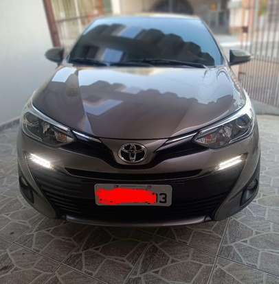 TOYOTA-YARIS-2018