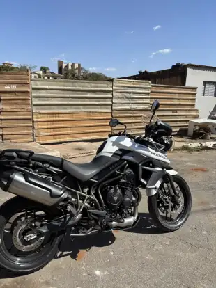 TRIUMPH-TIGER 800 XCX-2017
