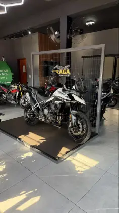 TRIUMPH TIGER 900 GT TRIUMPH TIGER 900 GT