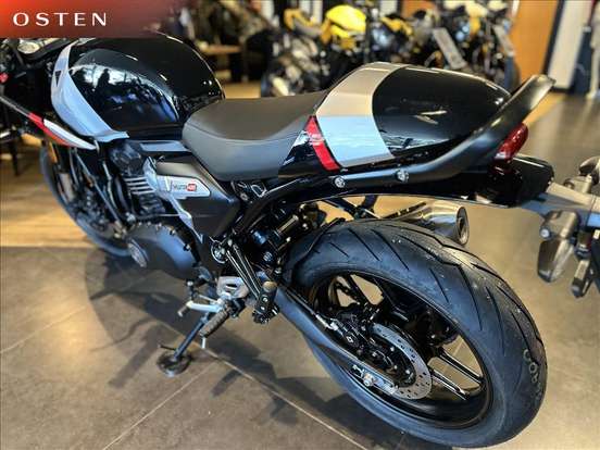 TRIUMPH-THRUXTON 400 TRIUMPH-THRUXTON 400-2026
