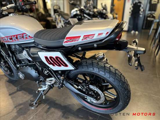 TRIUMPH-TRACKER 400-2026