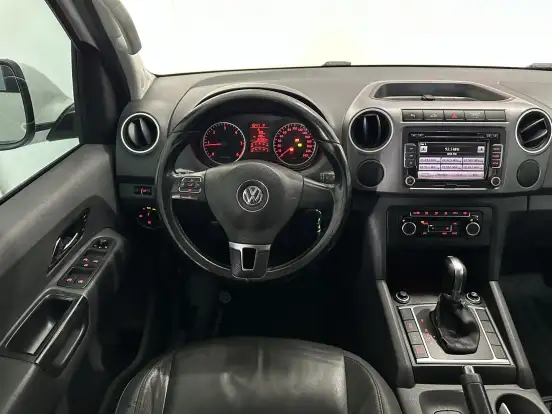 VOLKSWAGEN-AMAROK-2013