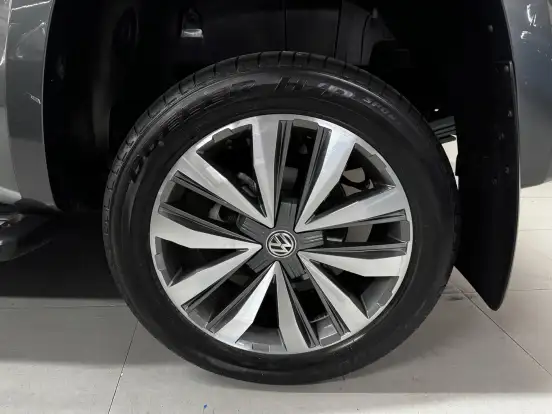 VOLKSWAGEN-AMAROK-2020