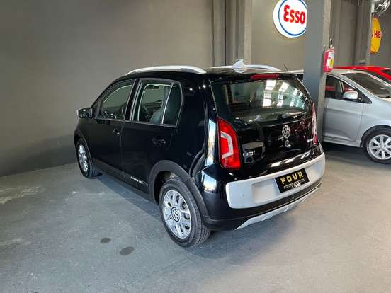 VOLKSWAGEN-CROSS UP-2014